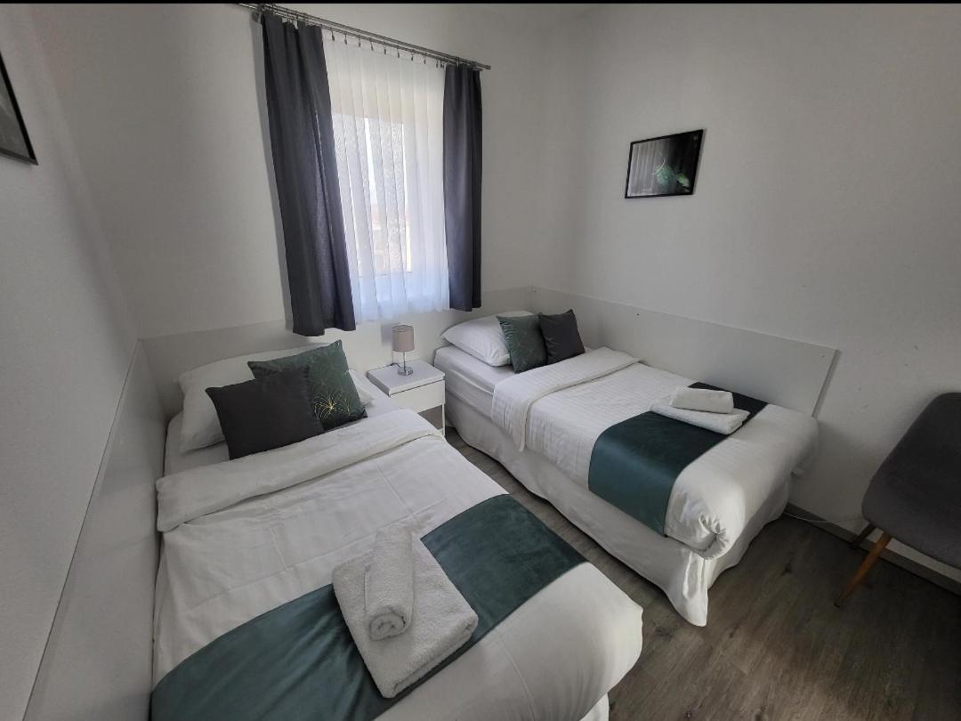 Apartman Gabriela Roudne Exteriör bild